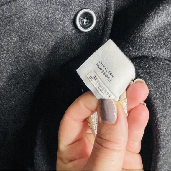 Beautiful timeless Larry Levine women’s size 10 wool blend coat pea coat - Picture 4 of 5